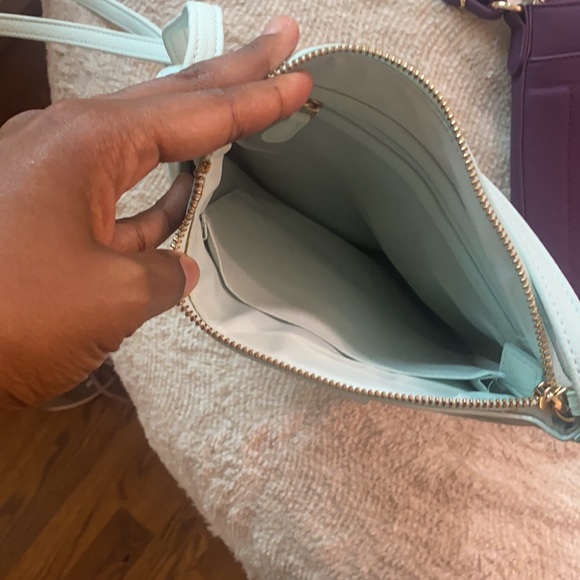 2 purses for the price of 1!!! - Picture 3 of 8